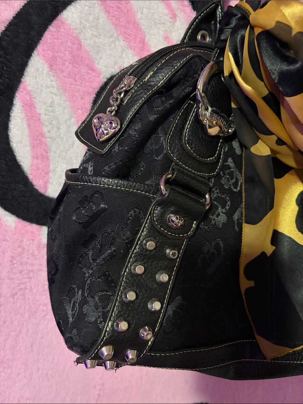 Kathy Van Zeeland Black Shoulder Bag with Gold-Black Scarf - Picture 3 of 9